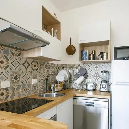 Apartment Seaside Apartment: Beach-close With View *